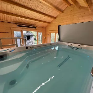 Apartment Peaceful Entire Property With Luxury Jacuzzi Pool, Southend-on-Sea
