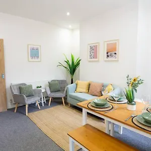 Cedar House - Air Host & Liverpool